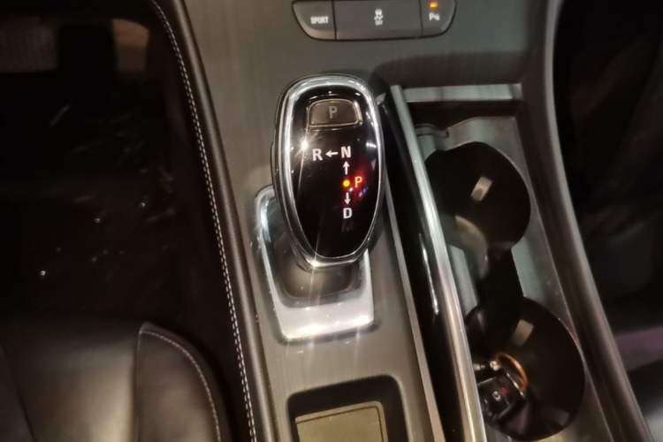 Used Buick LaCrosse 2018 20T Elite Edition Gear Lever