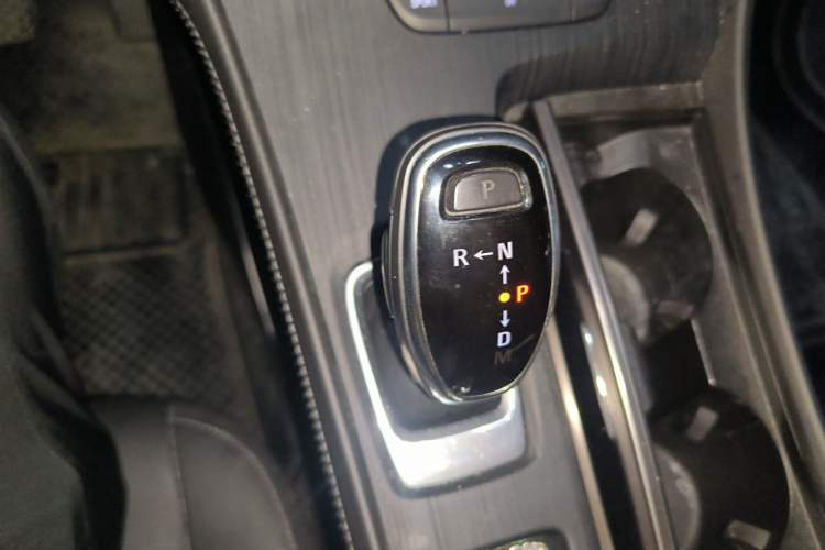 Used Buick LaCrosse 2018 20T Elite Edition Gear Lever