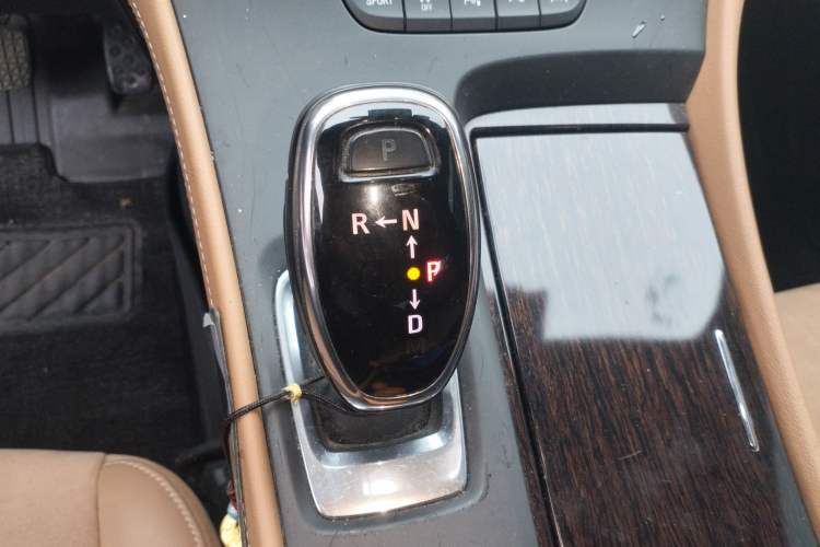 Used Buick LaCrosse 2018 20T Luxury Model Gear Lever