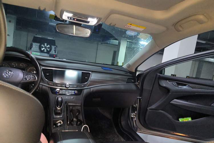 Used Buick LaCrosse 2018 20T Elite Edition Headliner