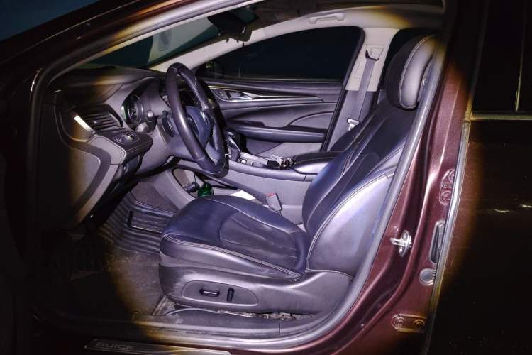 Used Buick LaCrosse 2018 20T Elite Edition Left Front Seat