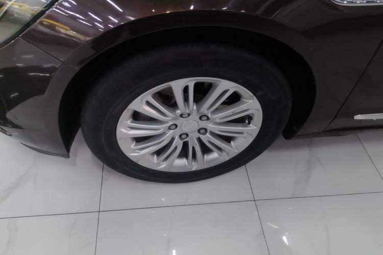 Used Buick LaCrosse 2018 20T Elite Edition Left Front Wheel Hub