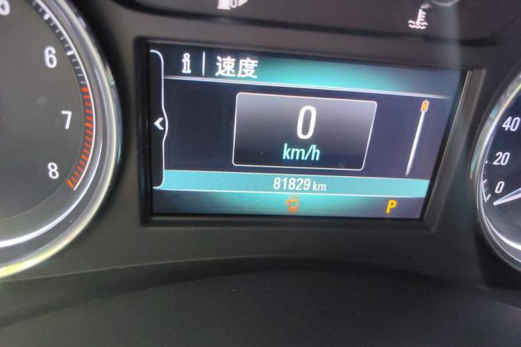Used Buick LaCrosse 2018 20T Elite Edition Odometer Close Up