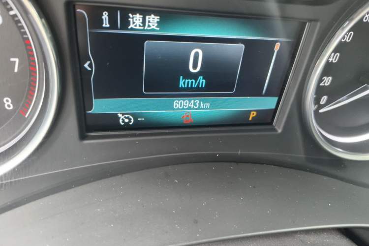 Used Buick LaCrosse 2018 20T Elite Edition Odometer Close Up
