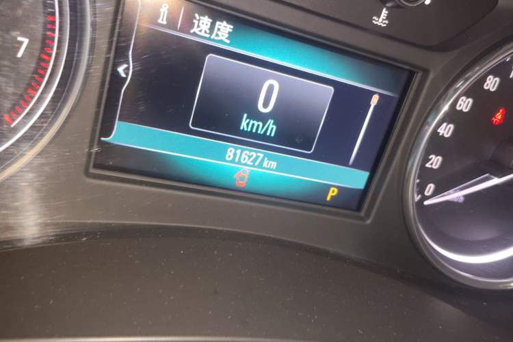 Used Buick LaCrosse 2018 20T Elite Edition Odometer Close Up