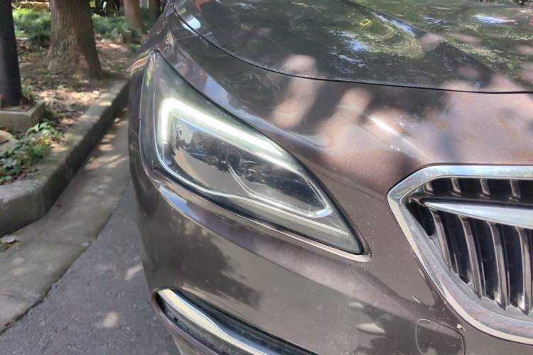 Used Buick LaCrosse 2018 20T Elite Edition Right Front Headlight