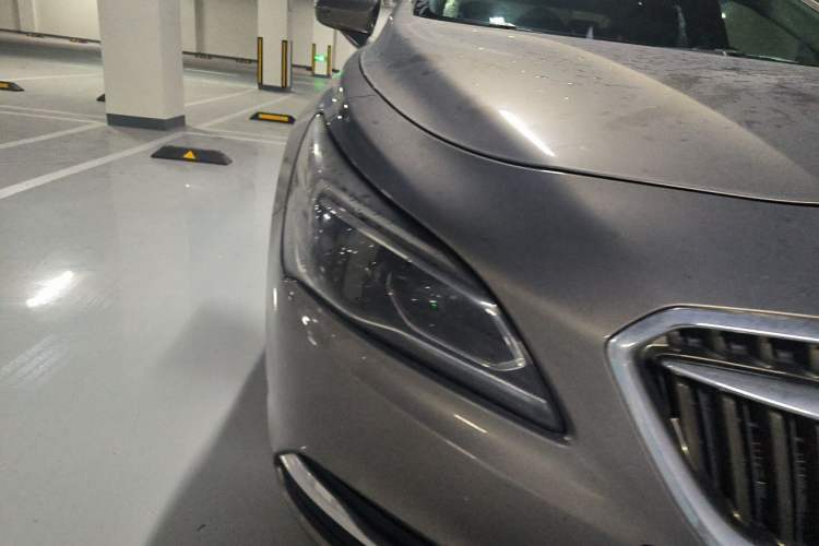 Used Buick LaCrosse 2018 20T Elite Edition Right Front Headlight