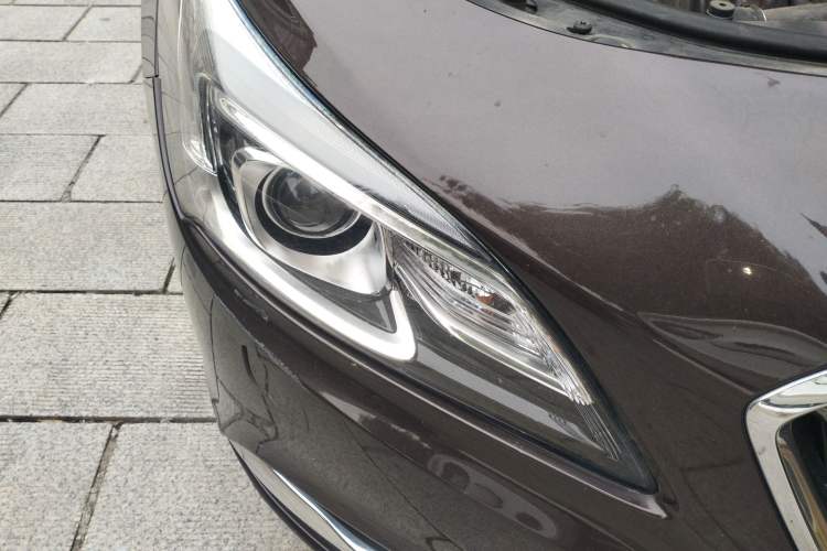 Used Buick LaCrosse 2018 20T Luxury Model Right Front Headlight