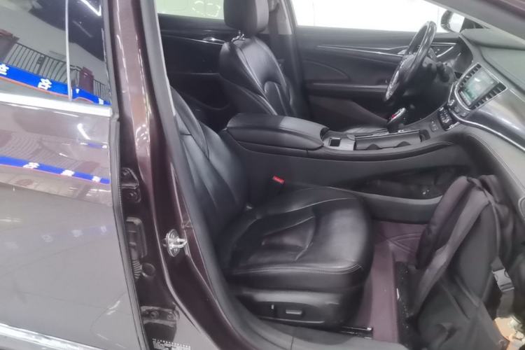 Used Buick LaCrosse 2018 20T Elite Edition Right Front Seat