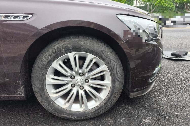 Used Buick LaCrosse 2018 20T Elite Edition Right Front Wheel Hub