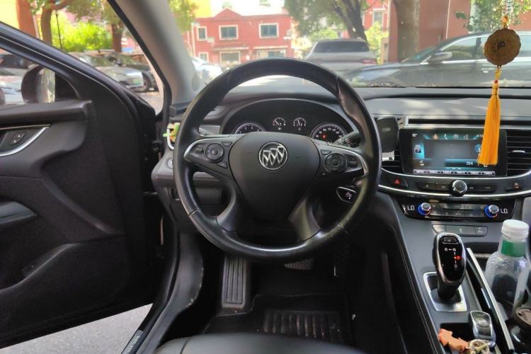 Used Buick LaCrosse 2018 20T Elite Edition Steering Wheel