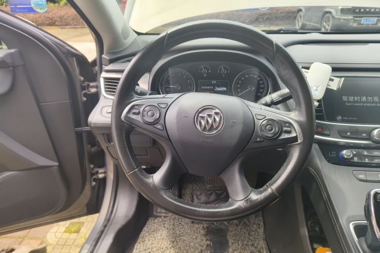 Used Buick LaCrosse 2018 20T Elite Edition Steering Wheel