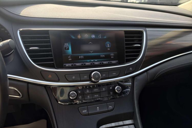 Used Buick LaCrosse 2018 20T Elite Edition Audio And AC Panel