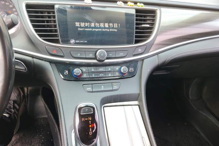 Used Buick LaCrosse 2018 20T Elite Edition Audio And AC Panel