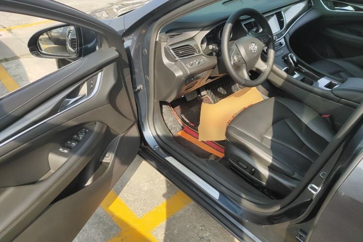 Used Buick LaCrosse 2018 20T Elite Edition Driver Seat