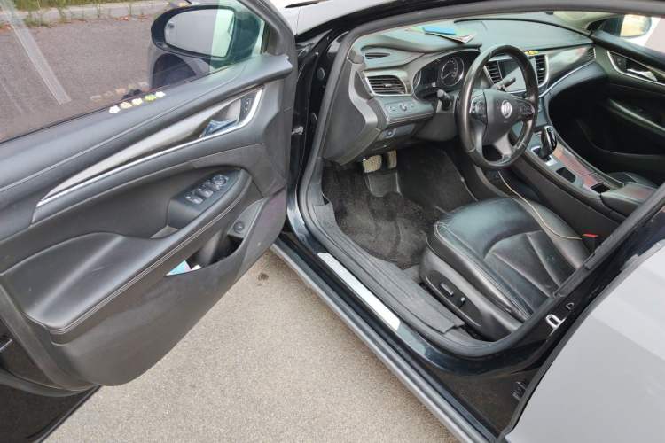 Used Buick LaCrosse 2018 20T Elite Edition Driver Seat