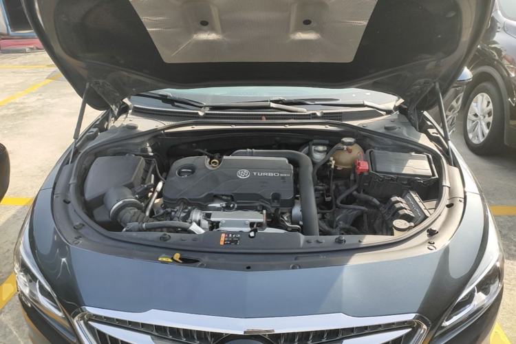 Used Buick LaCrosse 2018 20T Elite Edition Engine Bay