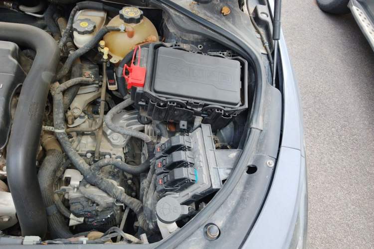 Used Buick LaCrosse 2018 20T Elite Edition Engine Bay Left