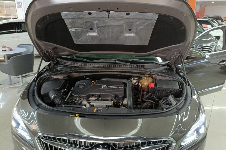 Used Buick LaCrosse 2018 20T Luxury Model Engine Bay