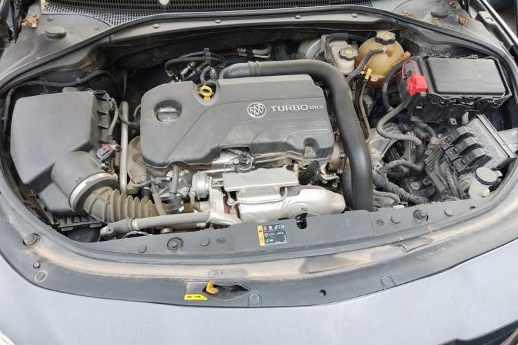 Used Buick LaCrosse 2018 20T Elite Edition Engine Bay