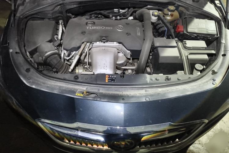 Used Buick LaCrosse 2018 28T Luxury Model Engine Bay
