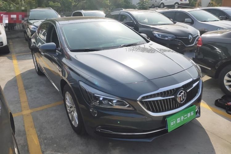 Used Buick LaCrosse 2018 20T Elite Edition Front Right 45 Deg