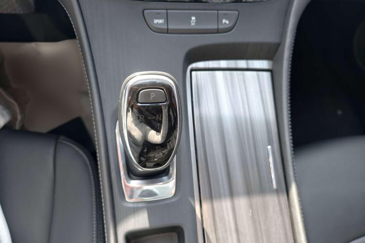 Used Buick LaCrosse 2018 20T Elite Edition Gear Lever