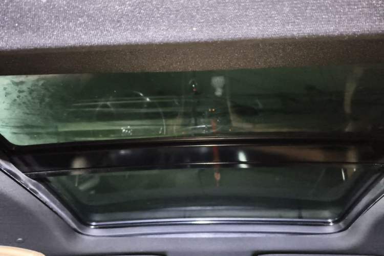 Used Buick LaCrosse 2018 28T Luxury Model Headliner