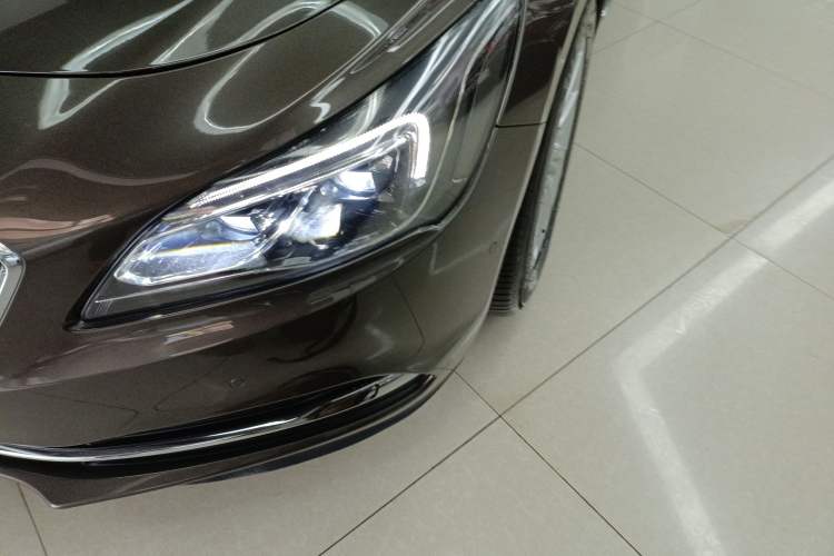 Used Buick LaCrosse 2018 20T Luxury Model Left Front Headlight