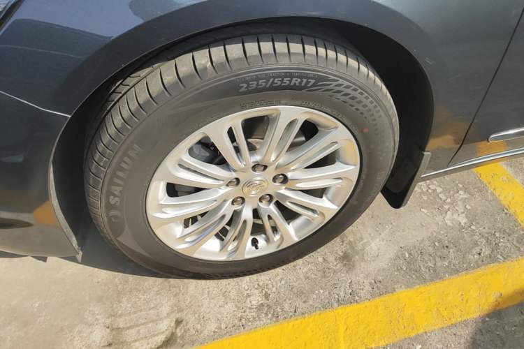 Used Buick LaCrosse 2018 20T Elite Edition Left Front Wheel Hub