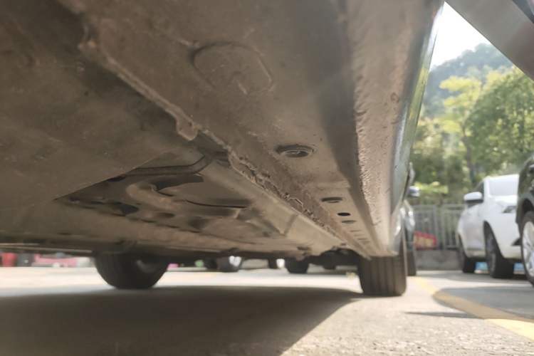 Used Buick LaCrosse 2018 20T Elite Edition Left Side Sill