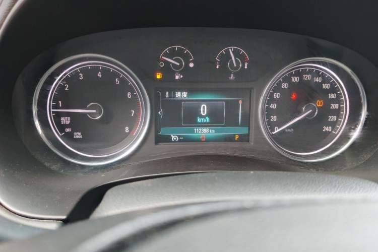 Used Buick LaCrosse 2018 20T Elite Edition Odometer Close Up