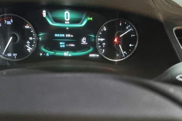 Used Buick LaCrosse 2018 28T Luxury Model Odometer Close Up