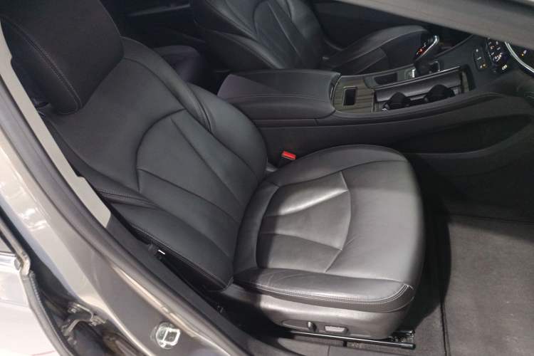Used Buick LaCrosse 2018 20T Elite Edition Right Front Seat