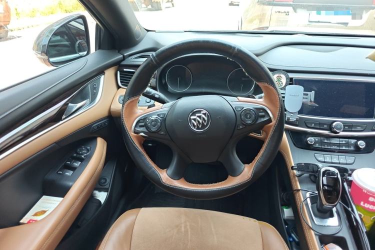 Used Buick LaCrosse 2018 28T Luxury Model Steering Wheel