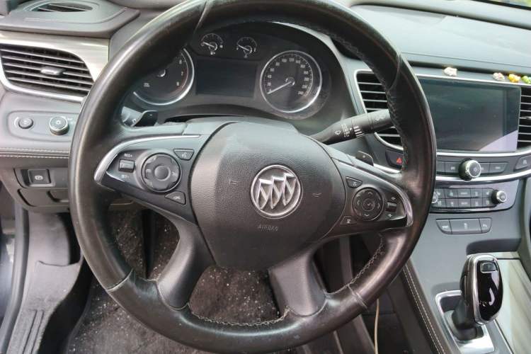 Used Buick LaCrosse 2018 20T Elite Edition Steering Wheel