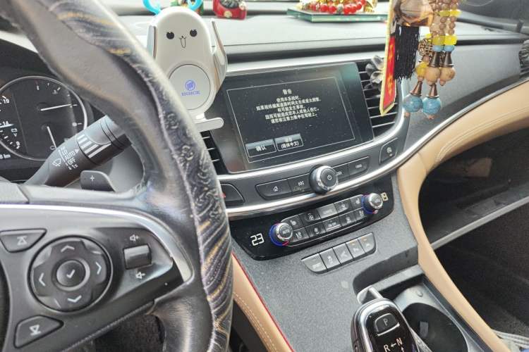 Used Buick LaCrosse 2018 20T Luxury Model Audio And AC Panel