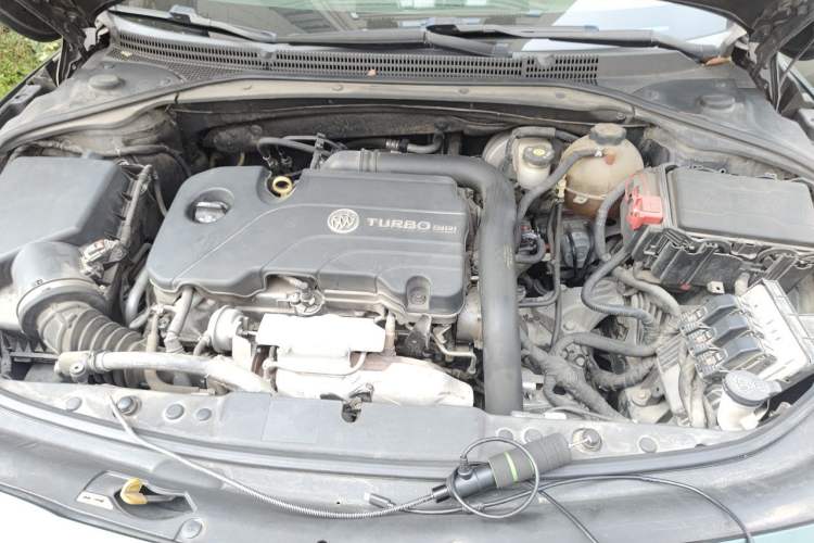 Used Buick LaCrosse 2018 20T Luxury Model Engine Bay