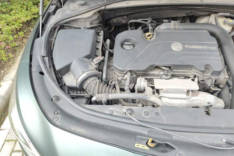 Used Buick LaCrosse 2018 20T Luxury Model Engine Bay Right
