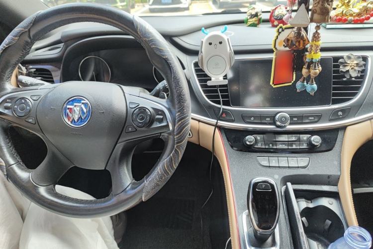 Used Buick LaCrosse 2018 20T Luxury Model Steering Wheel