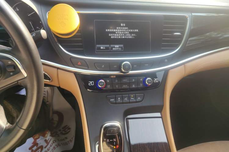 Used Buick LaCrosse 2018 28T Luxury Model Audio And AC Panel