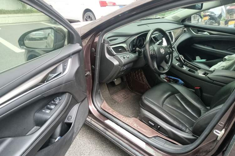 Used Buick LaCrosse 2018 20T Elite Edition Driver Seat