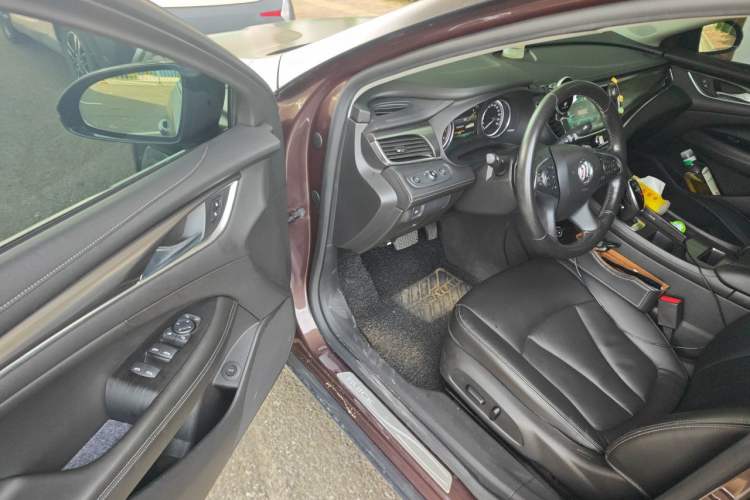 Used Buick LaCrosse 2018 20T Elite Edition Driver Seat
