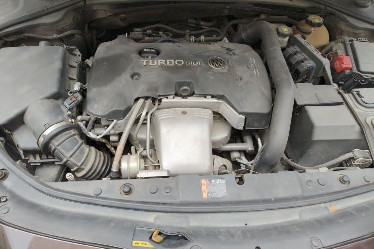 Used Buick LaCrosse 2018 28T Elite Edition Engine Bay