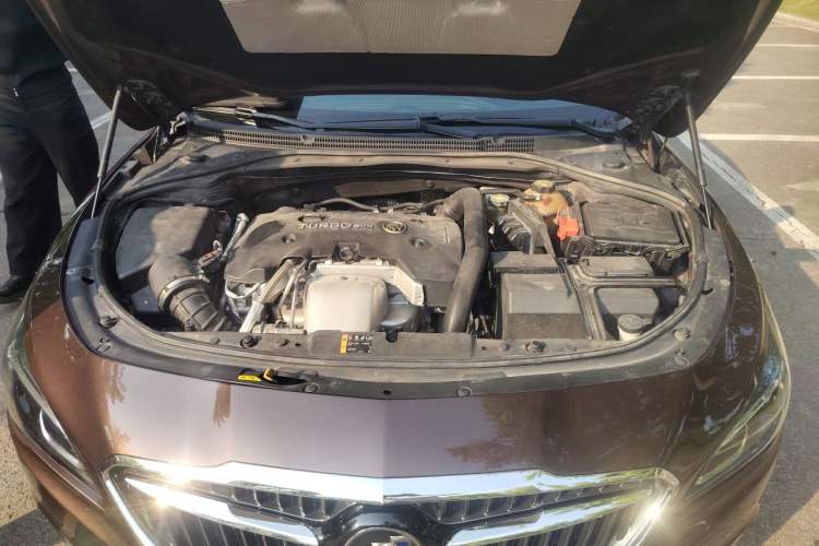 Used Buick LaCrosse 2018 28T Luxury Model Engine Bay