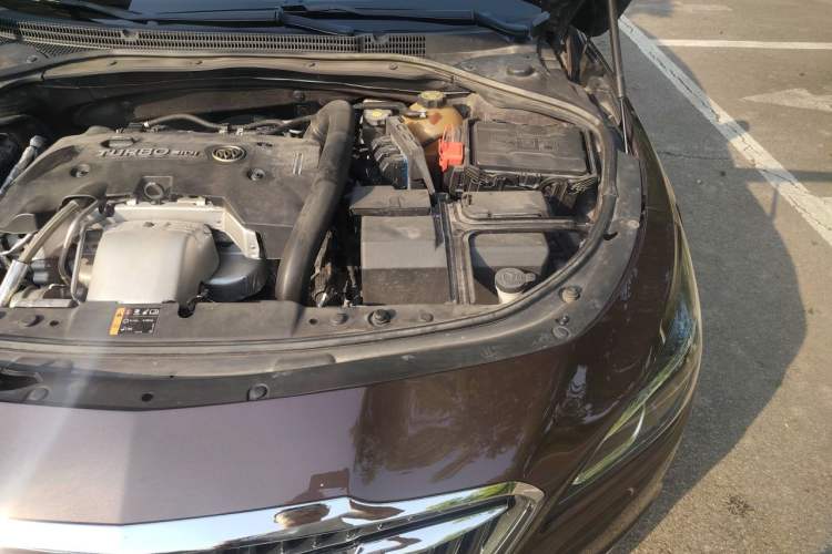 Used Buick LaCrosse 2018 28T Luxury Model Engine Bay Left