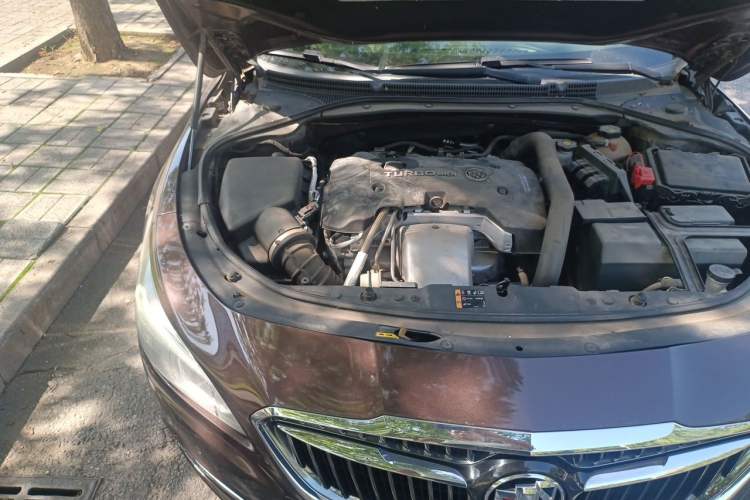 Used Buick LaCrosse 2018 28T Elite Edition Engine Bay Right