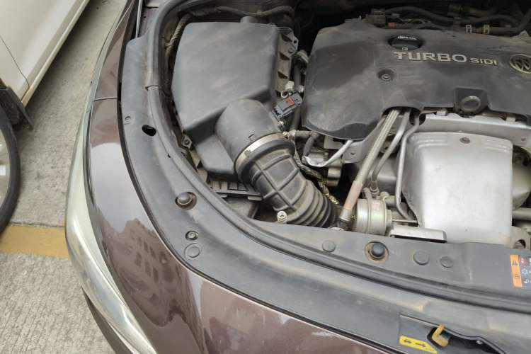 Used Buick LaCrosse 2018 28T Elite Edition Engine Bay Right