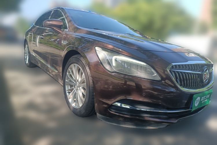 Used Buick LaCrosse 2018 28T Elite Edition Front Right 45 Deg