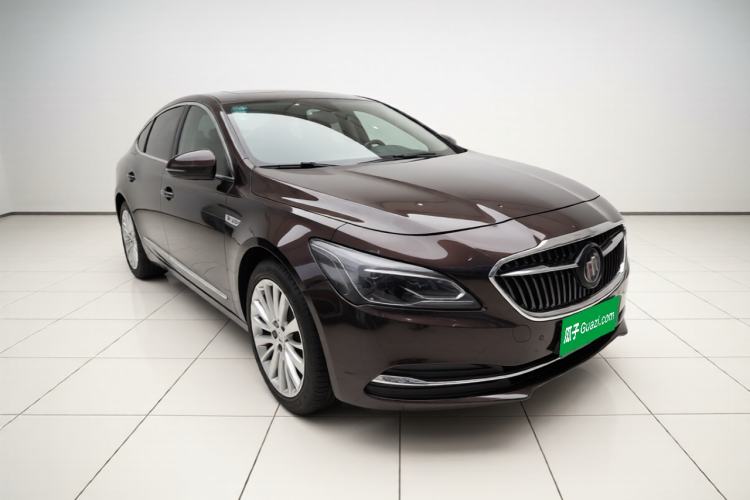 Used Buick LaCrosse 2018 28T Luxury Model Front Right 45 Deg